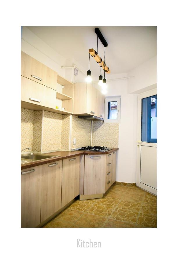Apartament Dinicu, Brasov, Romania ภายนอก รูปภาพ