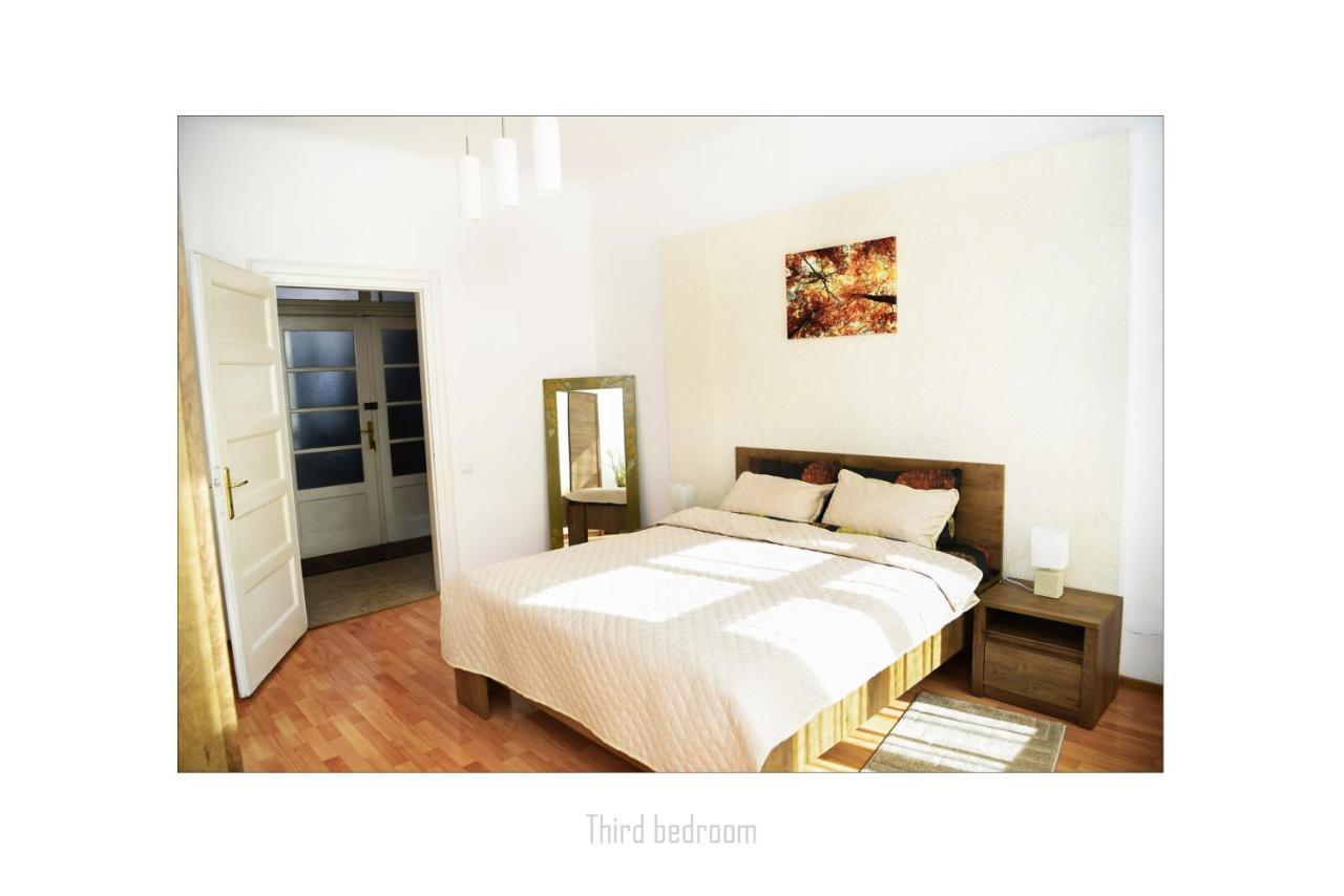 Apartament Dinicu, Brasov, Romania ภายนอก รูปภาพ